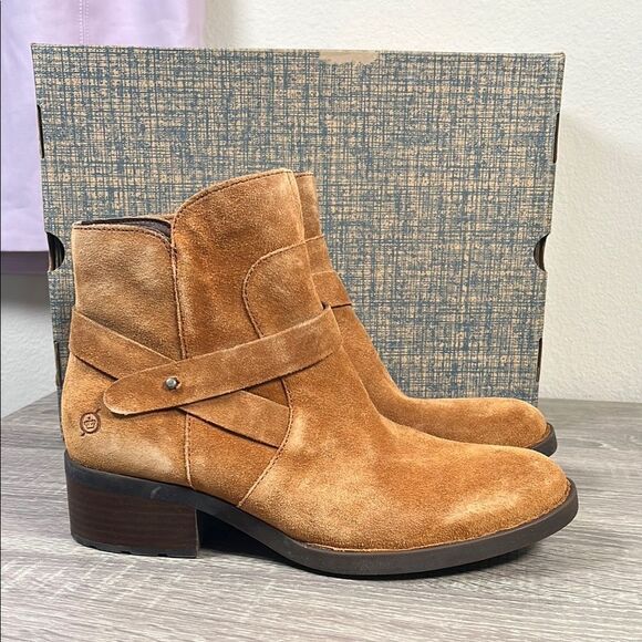 Born Tori Cream Suede Boots